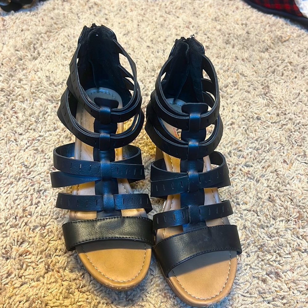 Black wedges size 7